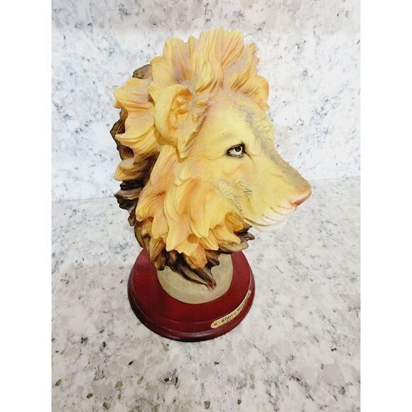 Classic Wildlife Collection Vtg Lion Figurine Heavy Statue 8.5" Tall Animal - Picture 7 of 8